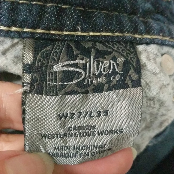 Silver Natsuki Dark Wash Boot Cut Jeans - size 27 - Picture 3 of 7